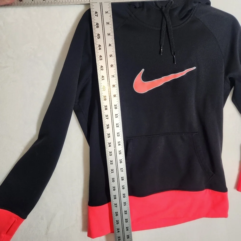 Nike Pink Hooded Thermafit Sweatshirt with Cuffed Sleeves
